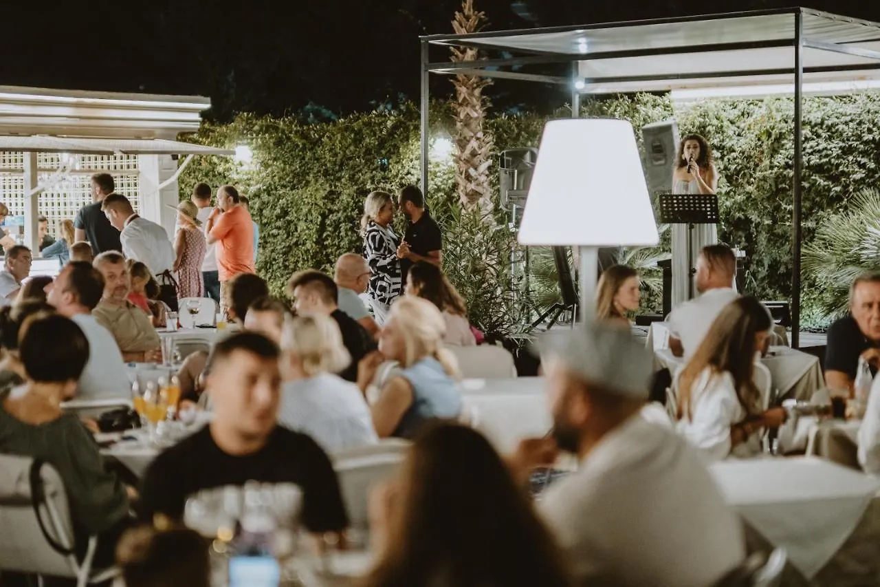 Flower Hotels & Resorts Golem  Golem (Tirana)
