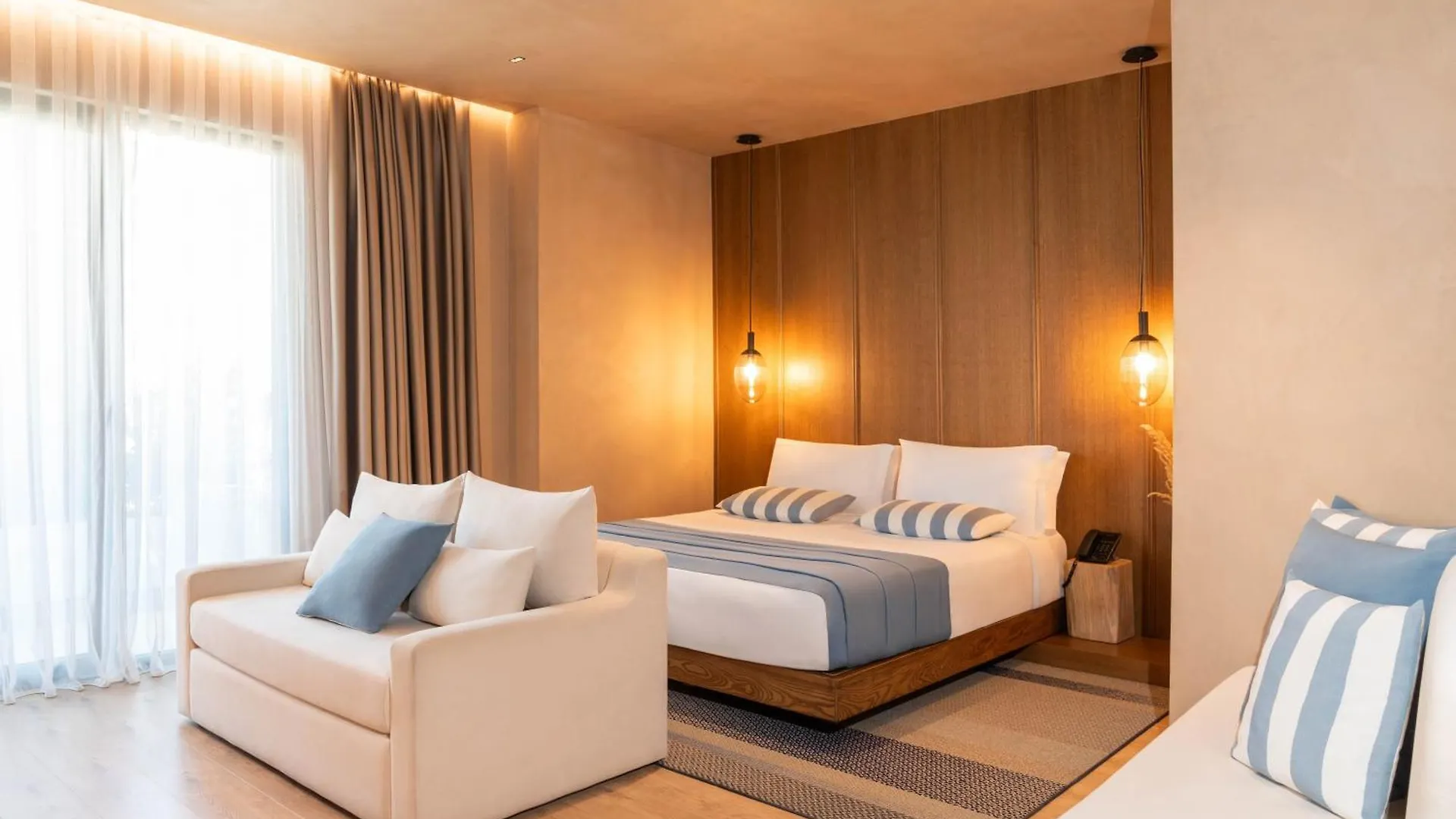 Flower Hotels & Resorts Golem  Albania