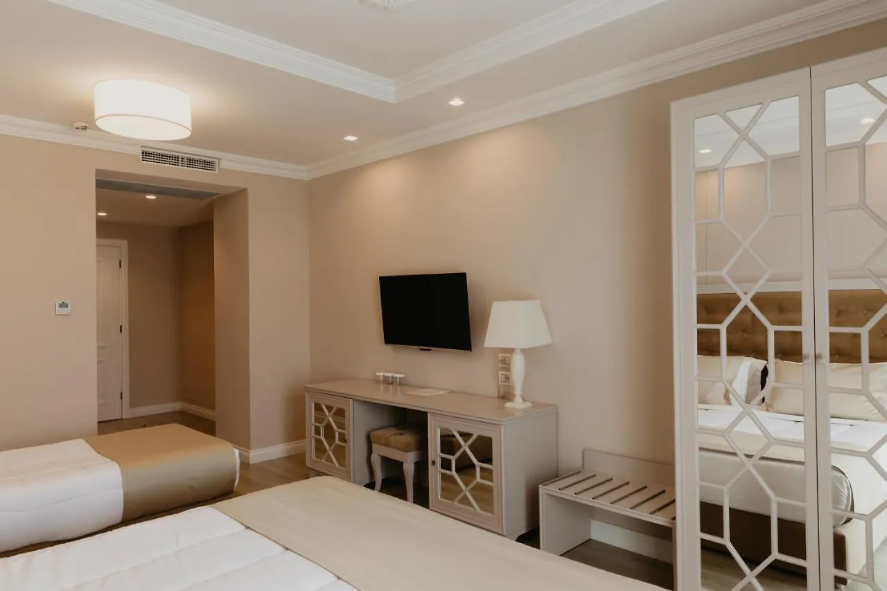 Flower Hotels & Resorts Golem