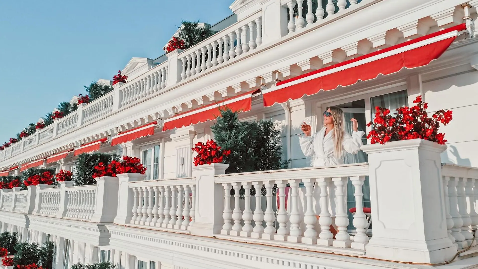 Flower Hotels & Resorts Golem