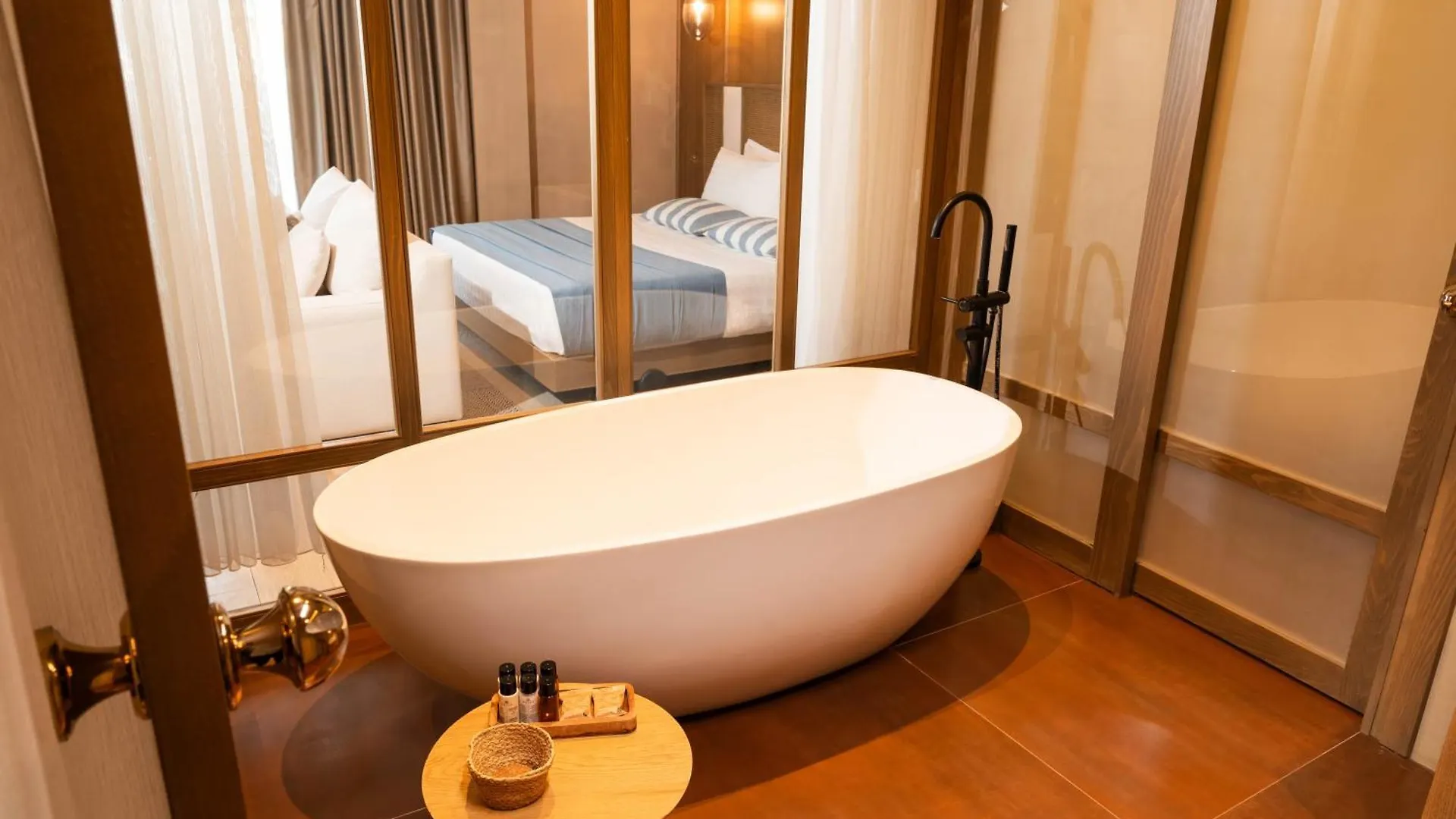 Flower Hotels & Resorts Golem  Golem (Tirana)