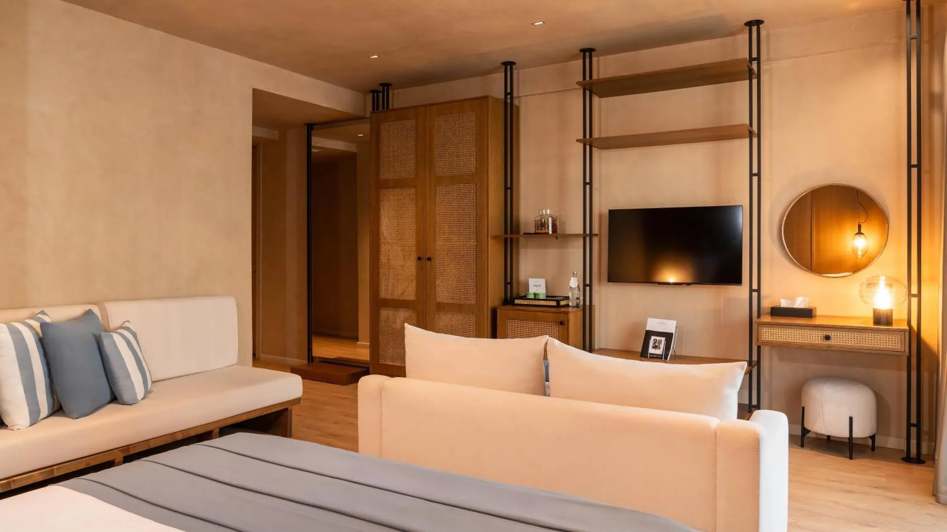Flower Hotels & Resorts Golem  Golem (Tirana)