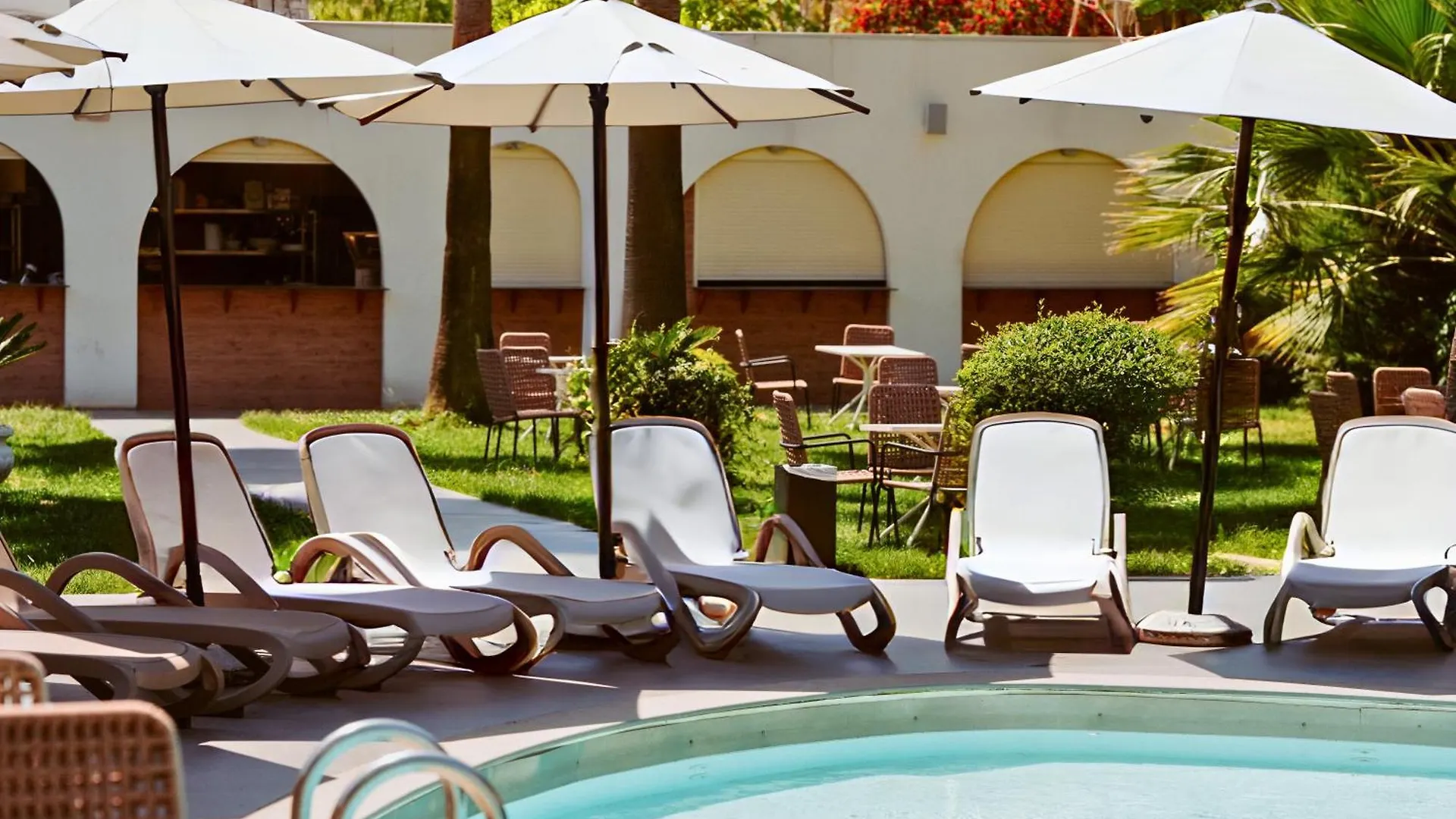 Flower Hotels & Resorts Golem