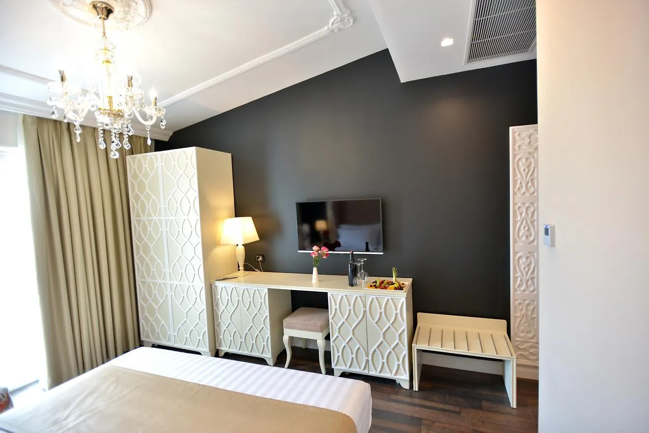 Flower Hotels & Resorts Golem  Golem (Tirana)